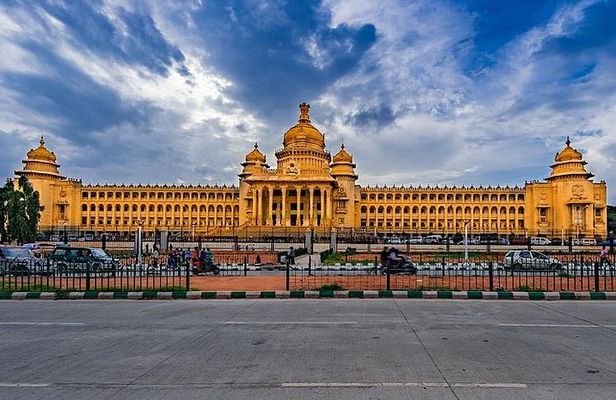Bangalore Full Day Sightseeing in Private Cab