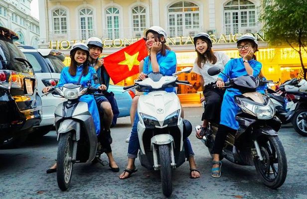 Join a Gang of Motorcycle Girls on a Tour of Ho Chi Minh City