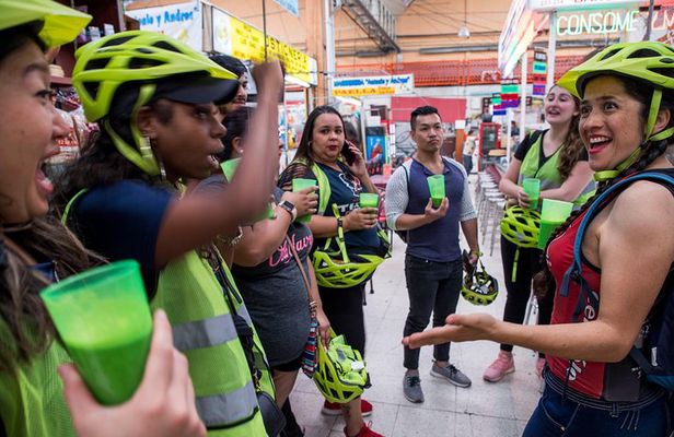 Foodie Lovers And Trendy CDMX E-bike Tour