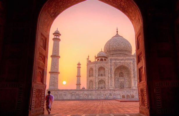 Same Day Taj Mahal Tour by Car from New Delhi