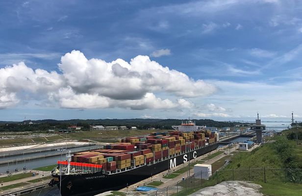 Excursion of the Panama Canal Miraflores Lock, Aguas Claras