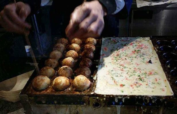 Beijing Private Evening Food Tour with Great Leaping Brewery Taproom Hopping