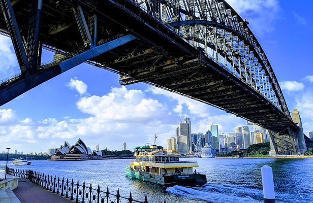 Sydney Secrets and Bondi Beach 4 HOUR MORNING PRIVATE TOUR