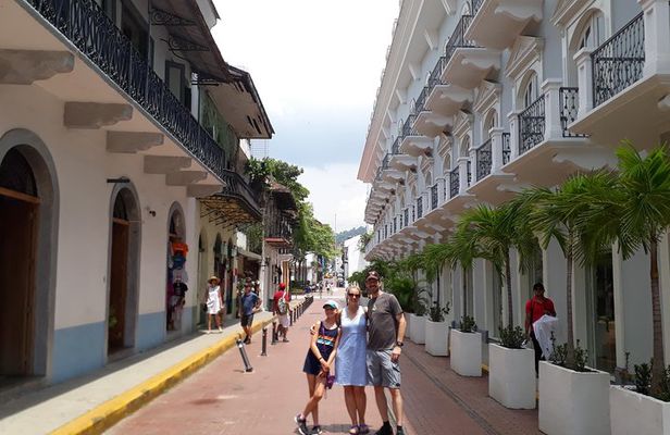 Private Tour of the Historic Center of Panama and Canal
