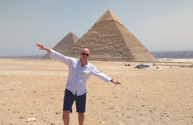 Private guided tour to Giza Pyramids, and Great Sphinx