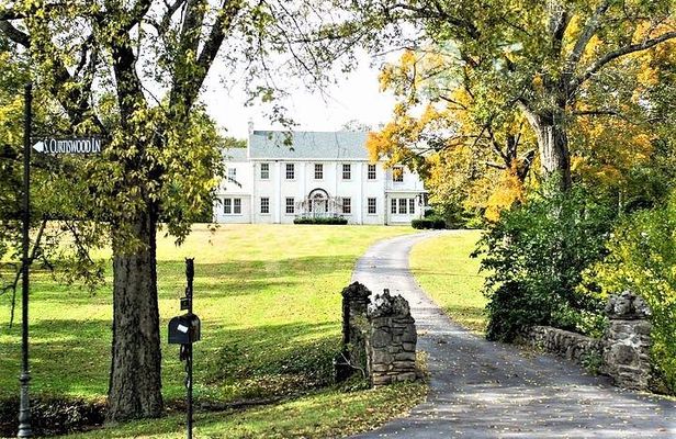 Nashville "Homes Of The Stars" Narrated Bus Tour with 30+ Celebrity Homes