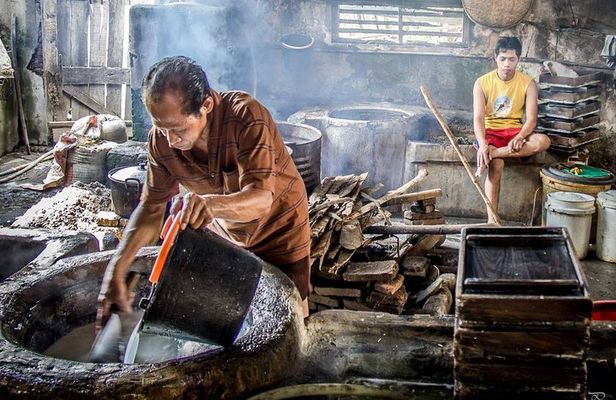 Borobudur: Village Tour with Pottery and Tofu Making