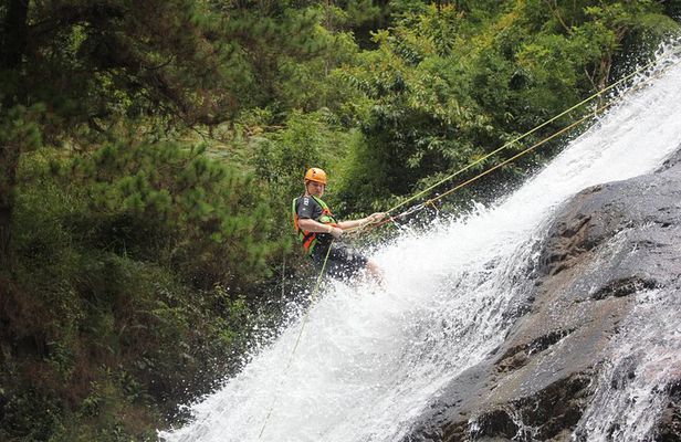 Canyoning Da Lat Vietnam