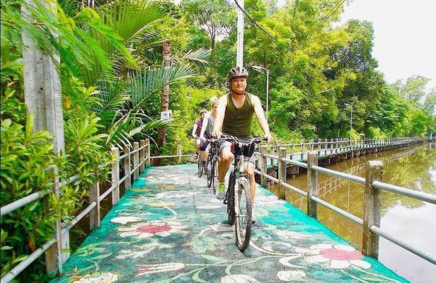 Lost in Bangkok : Green Lung Jungle Bicycle Ride with Lunch