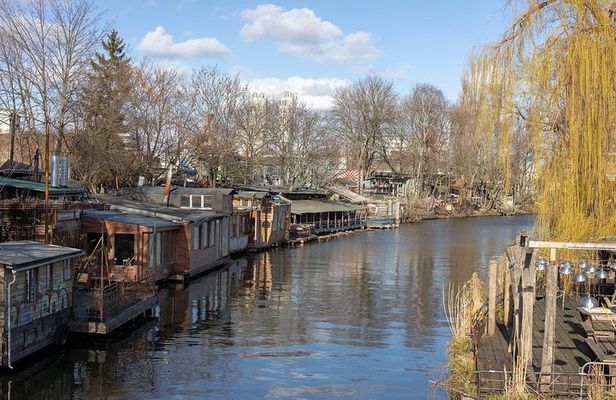 Kreuzberg Walking Tour: Immigrants, Artists & Hipsters