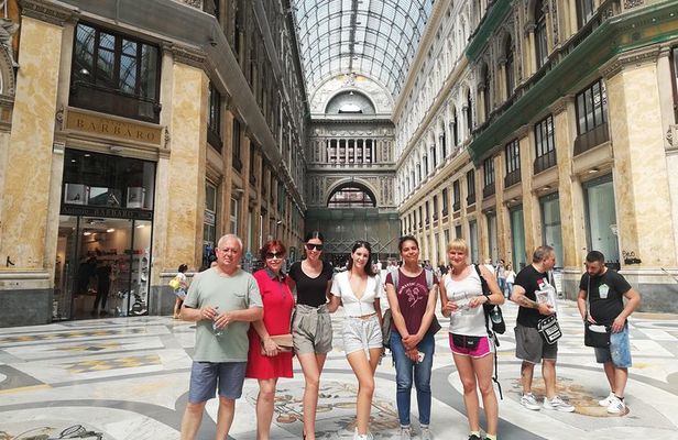 Naples Walking and Sightseeing Tour With Local Expert