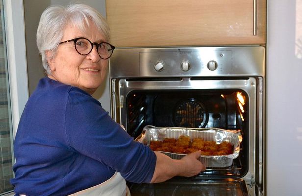 Bolognese Pasta Class in Bologna with a Local Expert, Giovanna C