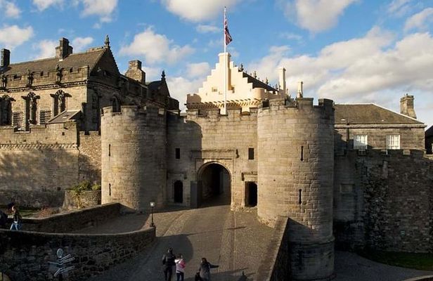 Stirling Castle The Trossachs & Loch Lomond