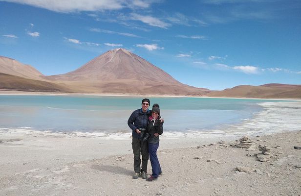 From La Paz: 4 Days Tour Uyuni Salt Flats ending in San Pedro de Atacama Chile