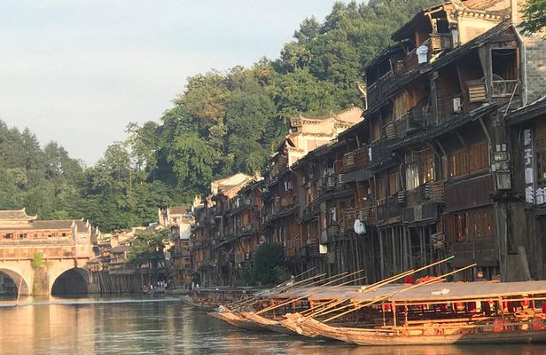 5 Days Zhangjiajie Mountains&Fenghuang Ancient Town Tour(5-star Hotel)