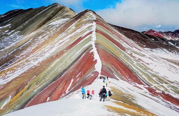 7 Color Mountain Tour Guided Tour of the Essence of Peru