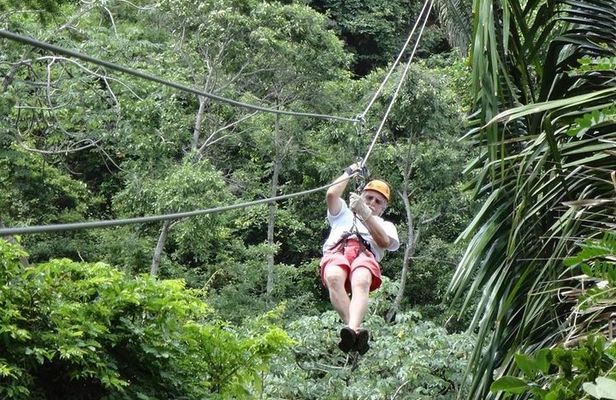 Roatan Excursion: Zip-Line with Sloths park