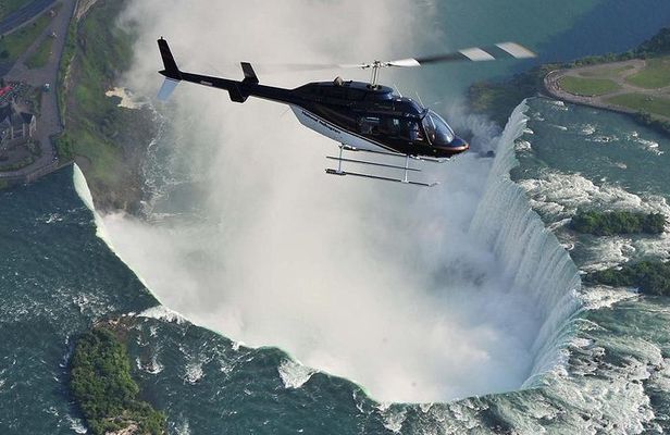 Private Tour: Romantic Niagara Falls Helicopter Flight