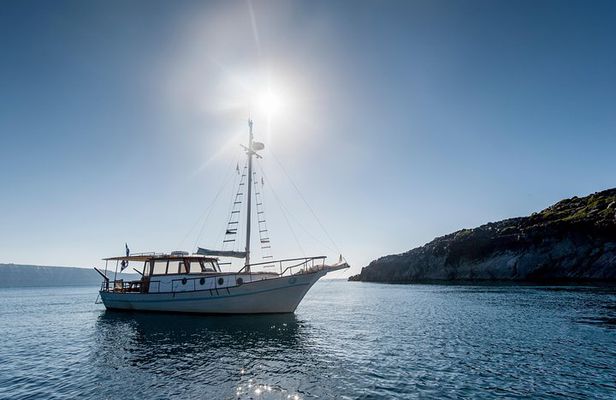 Santorini Caldera Day Traditional Cruise with Meal and Drinks