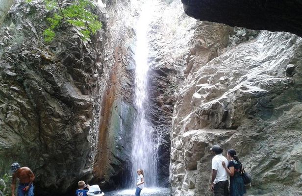 E-bike tour from Omodos to Milomeris Waterfall-Milia Bridge through Platres.