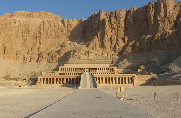 Luxor private day tour from Marsa alam by private car