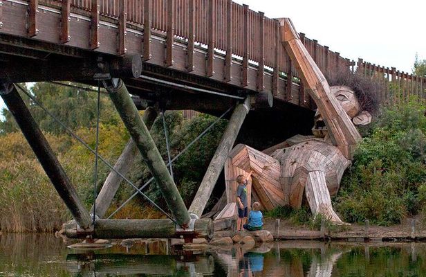 The Six Forgotten Giants Trolls Hunt with Minibus