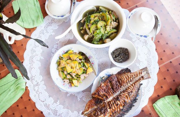 Traditional Market Tour and Private Laotian Cooking Class with a Local