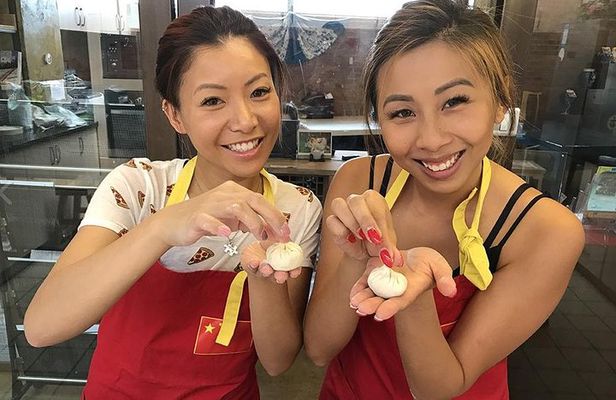 2.5hrs Chinese Kitchen Cooking Class: Xiaolongbao Soup Dumplings