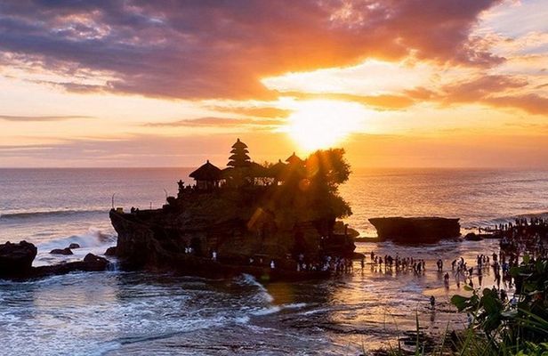 Package Tanah Lot sunset tour