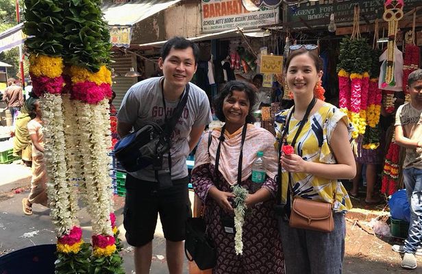 Private Bazaar Trail Walking Tour in George Town
