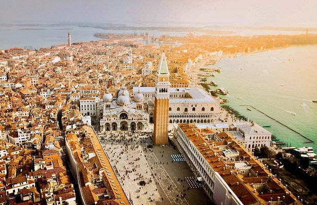 4-Hour Venice guided walking tour with Doge's Palace & St Mark's Basilica