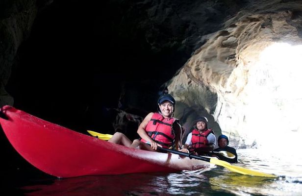Kayak Tour of the 7 Caves