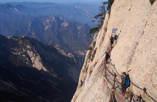 Xian Day Trip to Mt. Huashan with Round-trip Cable Car