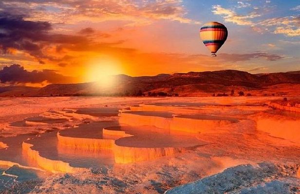 Pamukkale Hot-Air Balloon Flight with Champagne