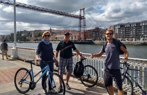 Bike tour with Pintxos & Drinks in Getxo (Scenic Bilbao Seaside)