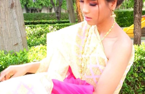 Proposals in Thai Costume with Photoshoot