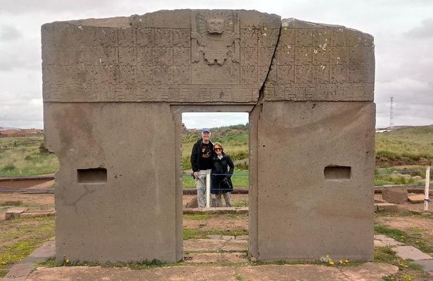 Visit Tiwanacu and Titicaca lake in one day tour from La Paz.
