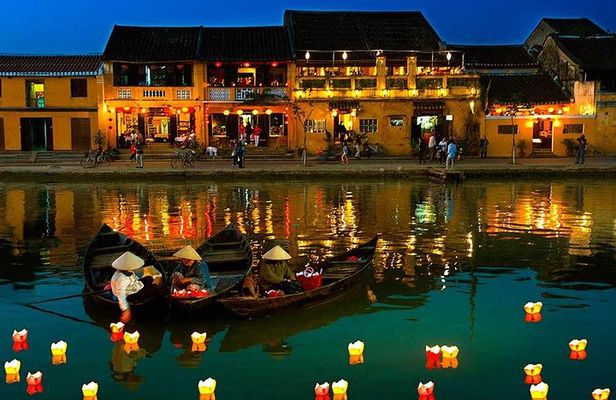 Private roundtrip to Hoi An City - Night Market from Da Nang City