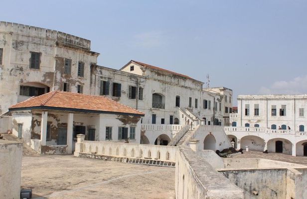 HERITAGE GHANA(Cape Coast Castles and Kakum National Park)