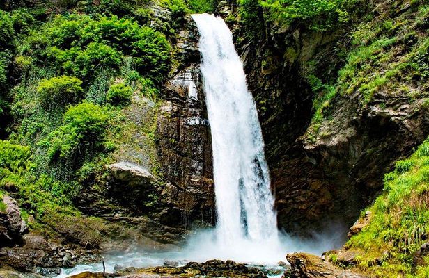 Kakheti Tour: Signagi + Bodbe Monastery + Gurgeniani Waterfall
