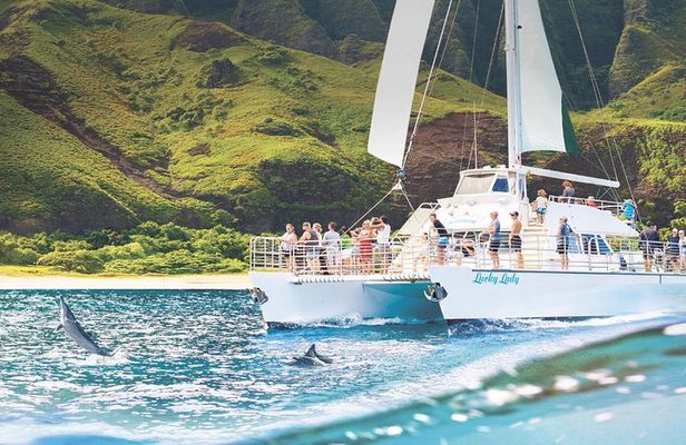 Deluxe Na Pali Morning Snorkel Tour on the Lucky Lady
