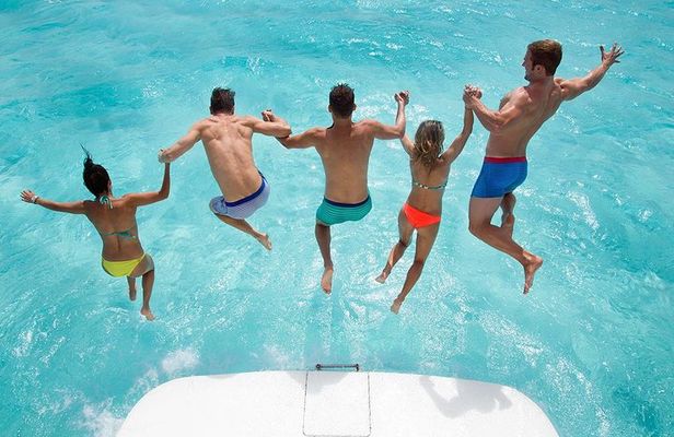 8-Hour Private 50' Azimut 2-Stop Tour to Cozumel Beach w/Food, Drinks & Snorkel