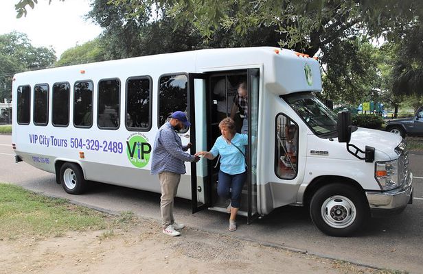 New Orleans City and Cemetery 2-Hour Bus Tour