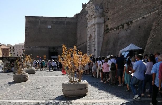 Guided tours in Spanish with skip-the-line ticket for Vatican City