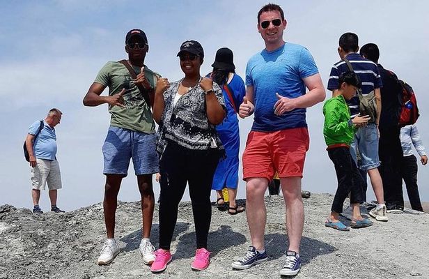 Small-Group Day Trip to Gobustan, Mud Volcanoes, Ateshgah & Yanar Dagh