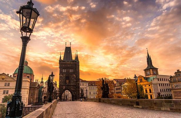Private 4-hour Walking Tour of Prague with official tour guide