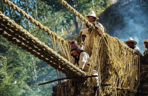 The last inka bridge "Q´eswachaka" service in private