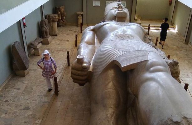 Private Day Tour to Giza Pyramids, Sphinx, Sakkara and Memphis