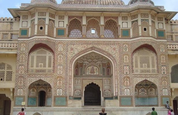 2 nights 3 days trip to Agra and Jaipur