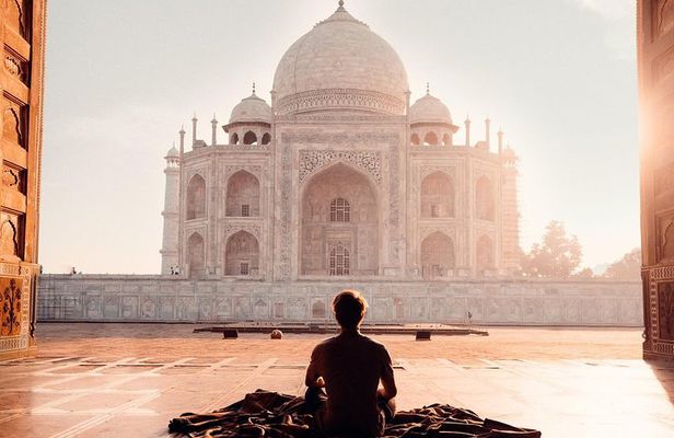 Agra Taj Mahal Instagram Tour from Delhi